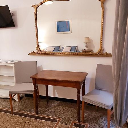 Central Chic Apartment Genoa Bagian luar foto