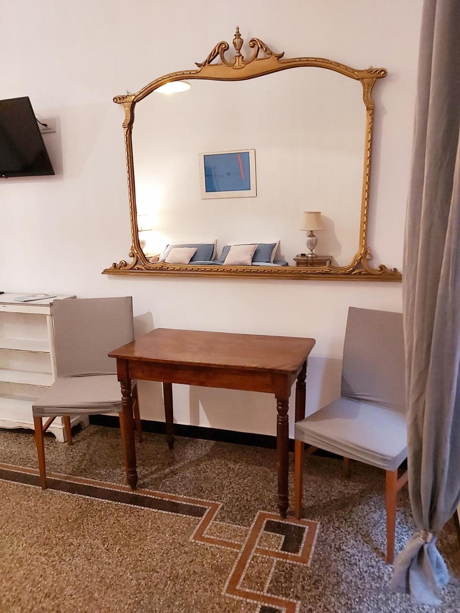 Central Chic Apartment Genoa Bagian luar foto