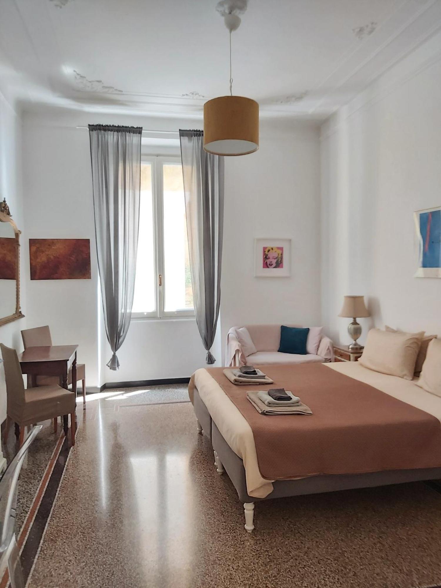 Central Chic Apartment Genoa Bagian luar foto