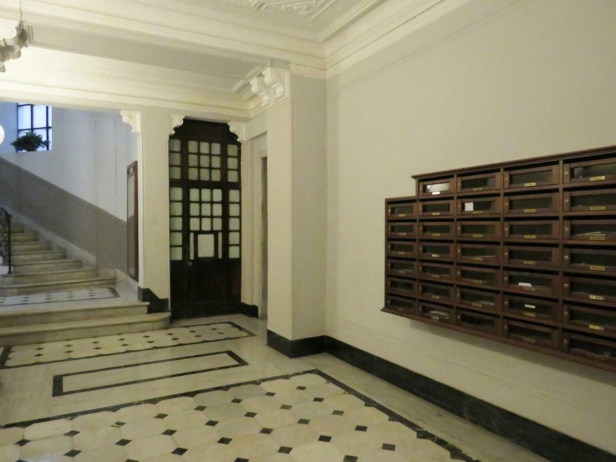 Central Chic Apartment Genoa Bagian luar foto