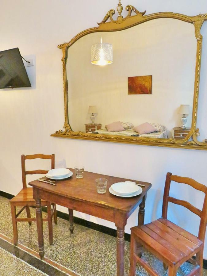 Central Chic Apartment Genoa Bagian luar foto
