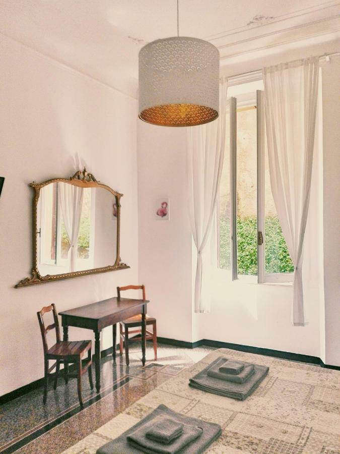 Central Chic Apartment Genoa Bagian luar foto