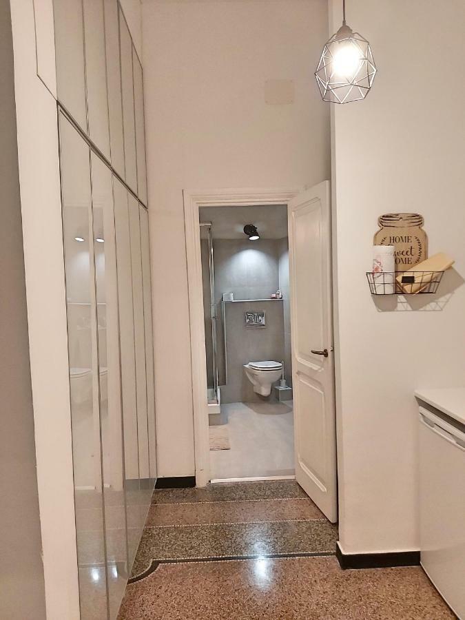 Central Chic Apartment Genoa Bagian luar foto