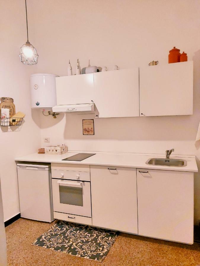 Central Chic Apartment Genoa Bagian luar foto