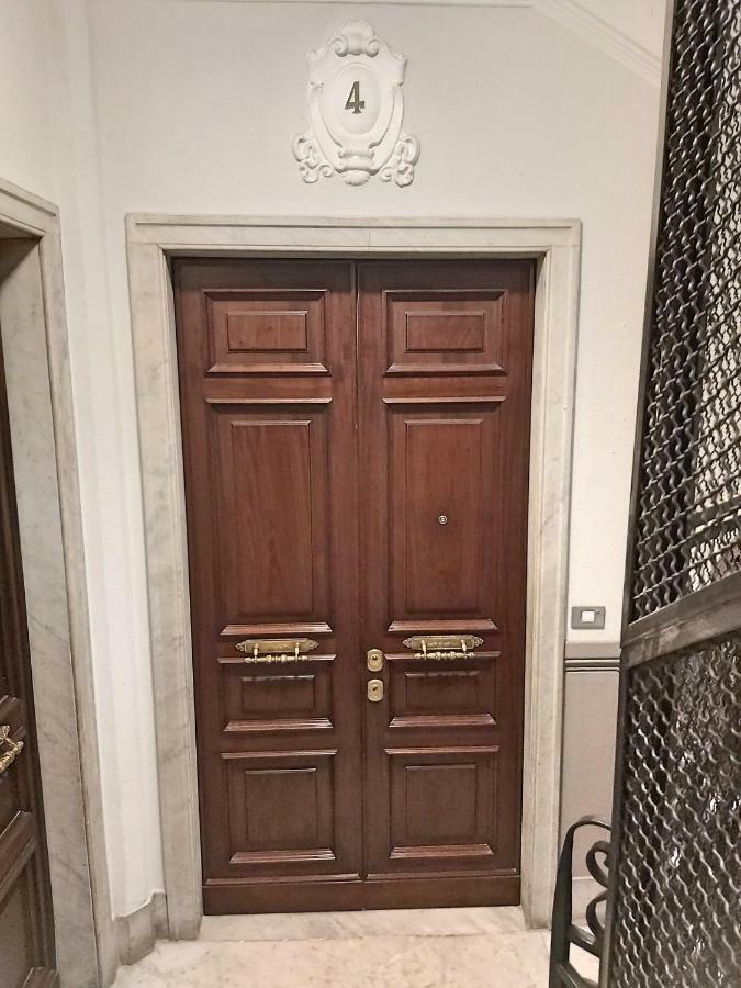Central Chic Apartment Genoa Bagian luar foto